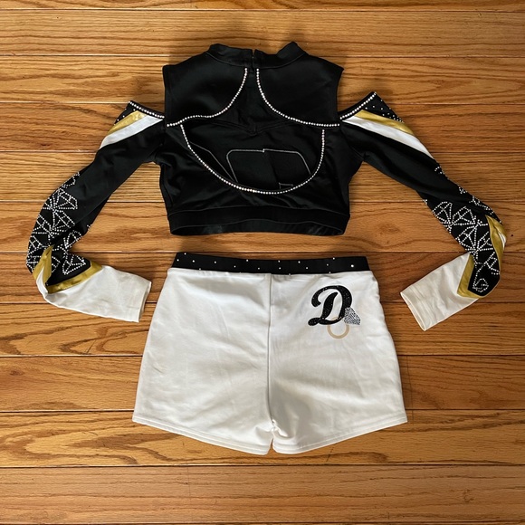 FCA Diamonds Cheer Uniform - Picture 2 of 5
